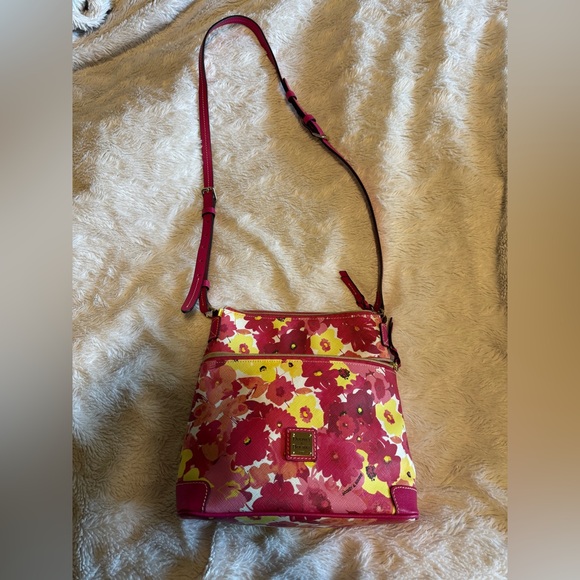 Dooney & Bourke Geranium Floral North South Triple Zip Crossbody -EUC - Picture 2 of 10